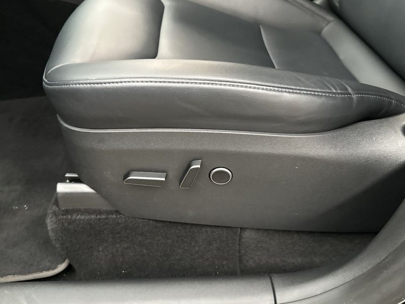 Tesla Model Y bild 14