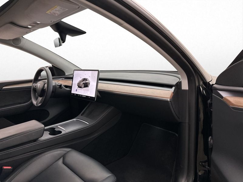 Tesla Model Y bild 19