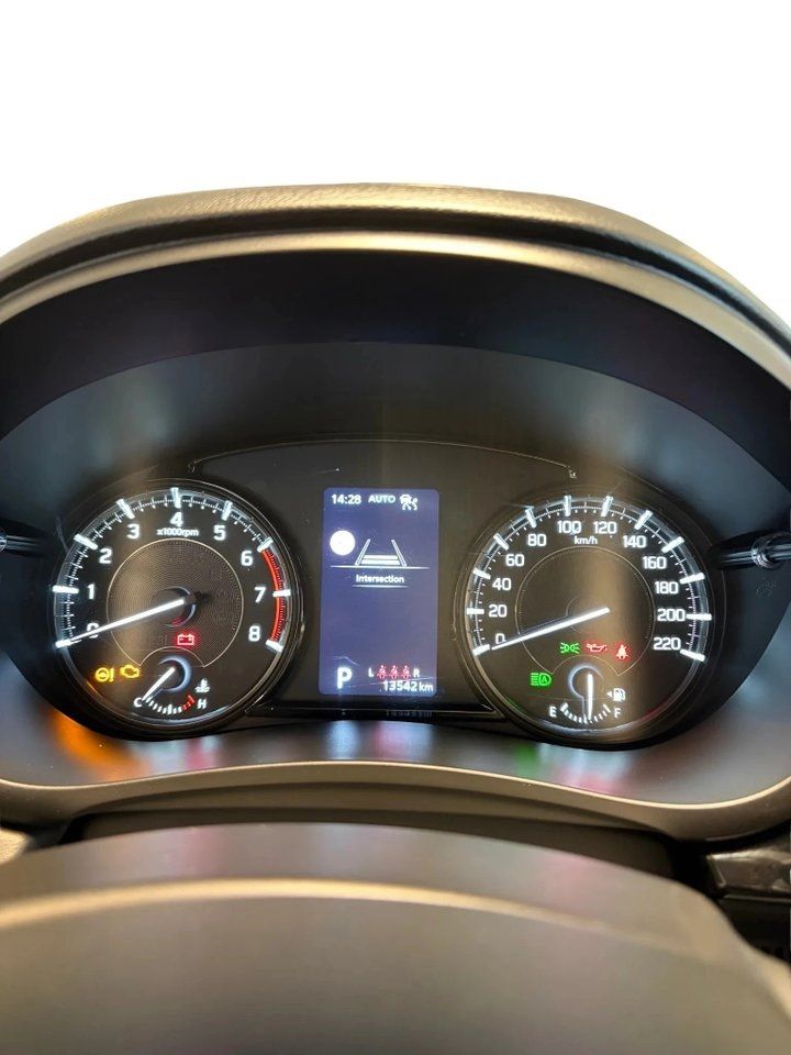 Suzuki S-CROSS bild 10