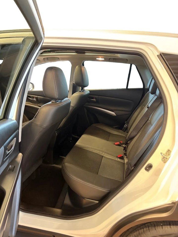 Suzuki S-CROSS bild 8