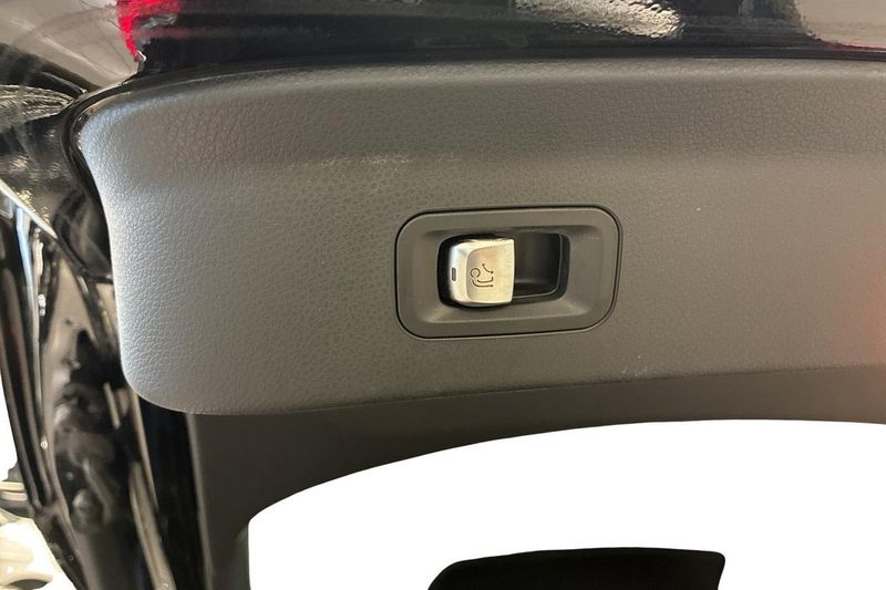 Mercedes GLC300 bild 13