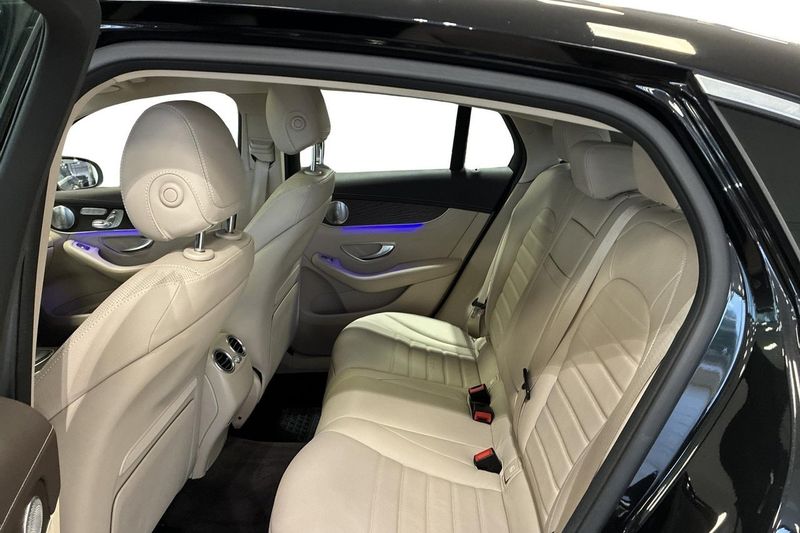 Mercedes GLC300 bild 9