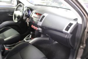 Mitsubishi Outlander bild 14