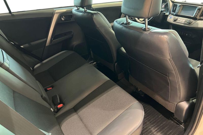 Toyota RAV4 bild 9