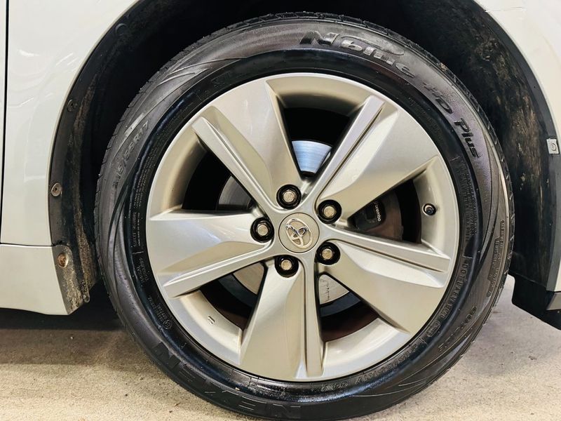 Toyota Avensis bild 11