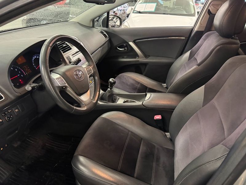 Toyota Avensis bild 20