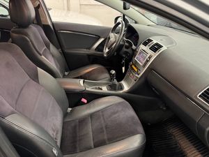 Toyota Avensis bild 17