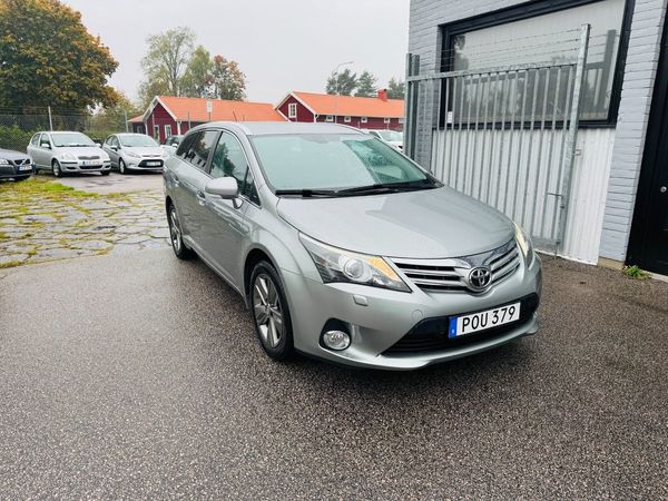 Toyota Avensis 1.8 147HK KOMBI EDITION 50 / BACKKAMERA / VÄRMARE - 2014