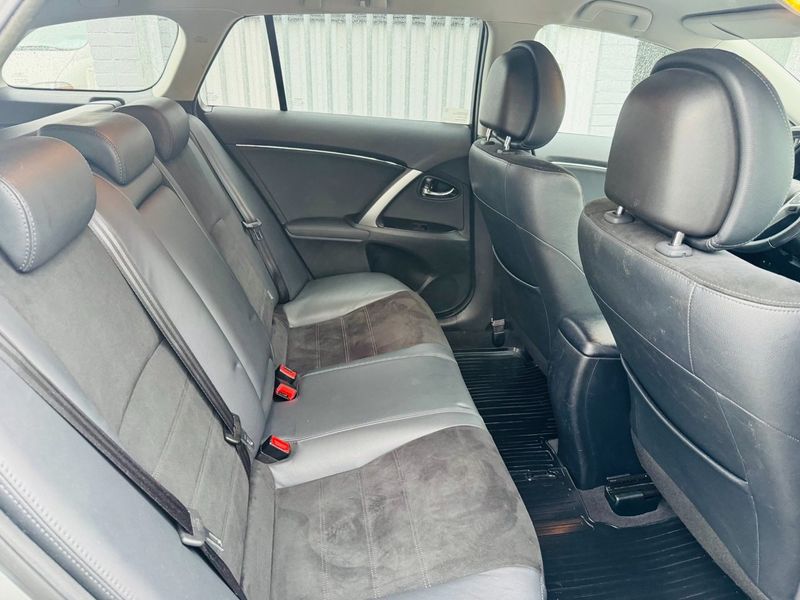Toyota Avensis bild 6