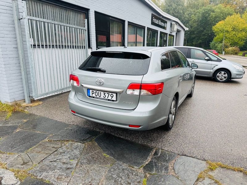 Toyota Avensis bild 3