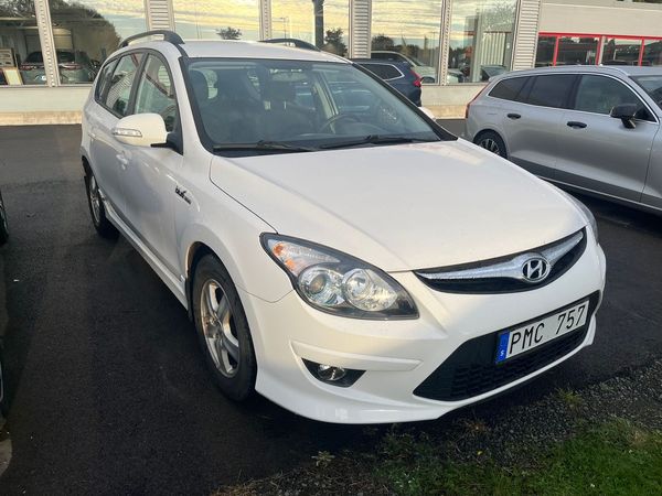 Hyundai i30 cw 1,6 Crdi Kombi Gör det själv! - 2012
