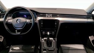 Volkswagen Passat bild 10