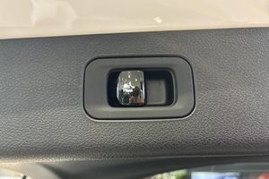 Mercedes E300 bild 17