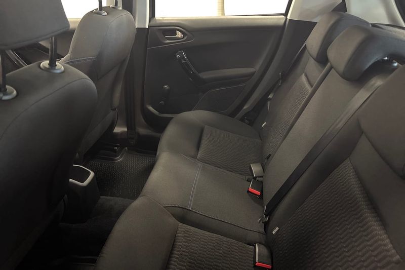 Peugeot 208 bild 12