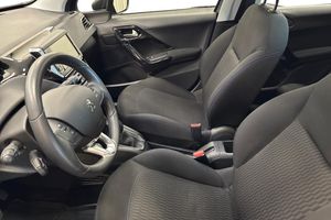 Peugeot 208 bild 8