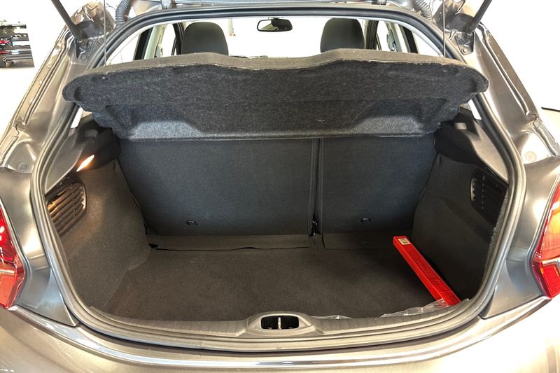 Peugeot 208 bild 13