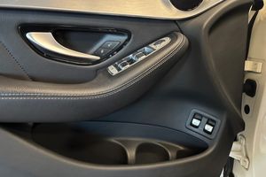 Mercedes GLC220 bild 23