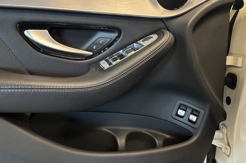 Mercedes GLC220 bild 23