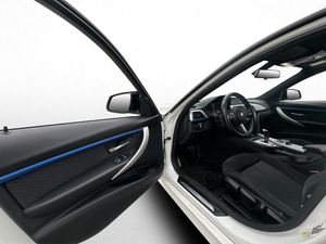 BMW 330 bild 10