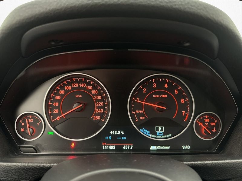 BMW 330 bild 16