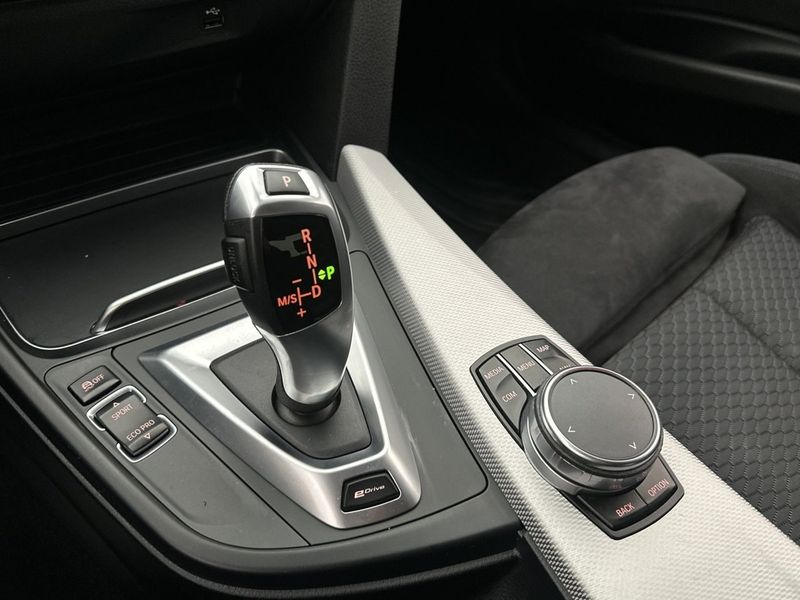 BMW 330 bild 23