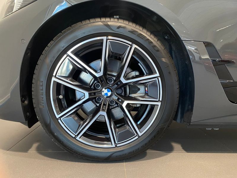 BMW i4 bild 3