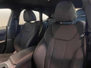 BMW i4 bild 4