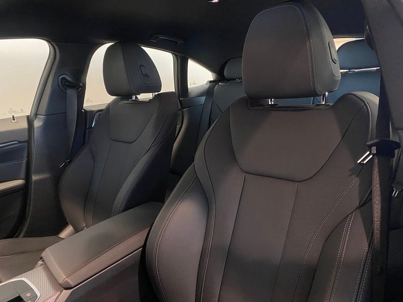 BMW i4 bild 4