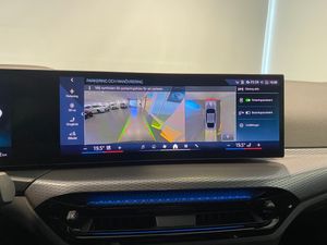 BMW i4 bild 8