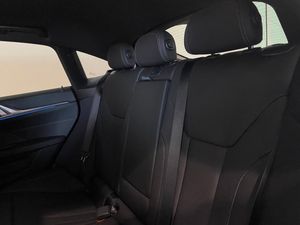 BMW i4 bild 9