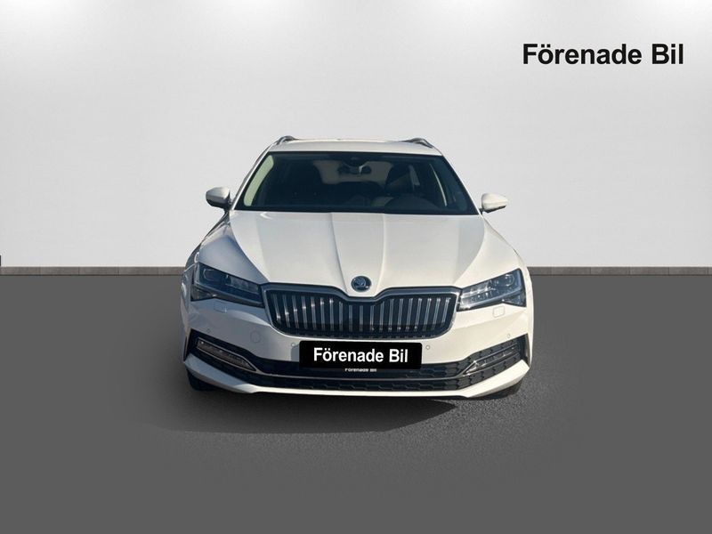 Skoda Superb bild 2