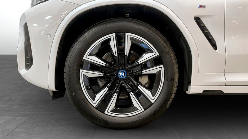 BMW iX3 bild 9