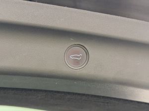Tesla Model Y bild 33