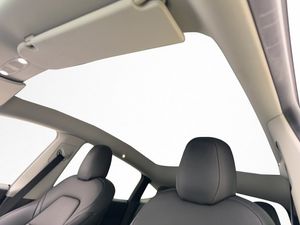 Tesla Model Y bild 17
