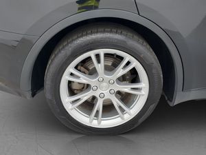Tesla Model Y bild 36