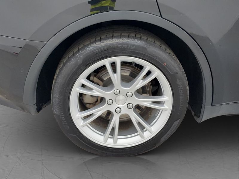 Tesla Model Y bild 36