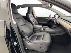 Tesla Model Y bild 13
