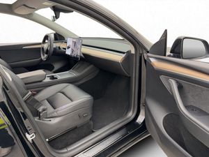 Tesla Model Y bild 26