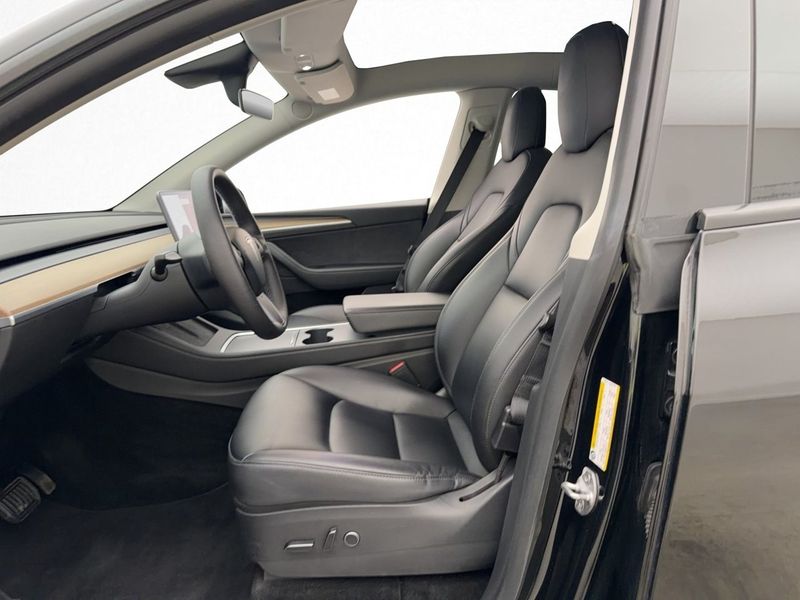 Tesla Model Y bild 15
