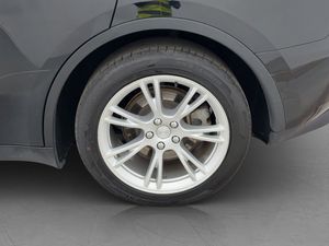 Tesla Model Y bild 37
