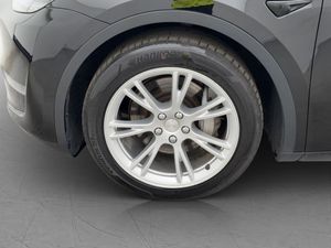 Tesla Model Y bild 38