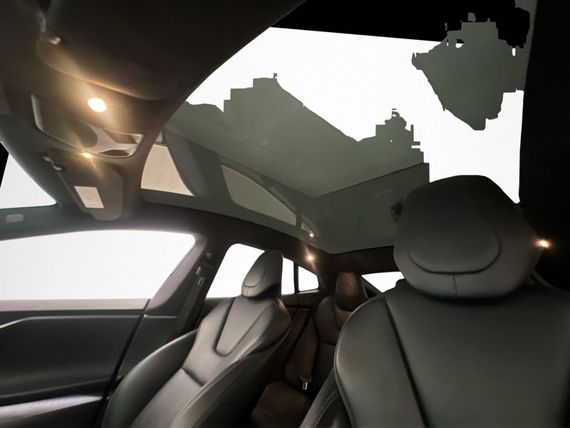 Tesla Model S bild 17