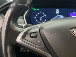 Tesla Model S bild 25