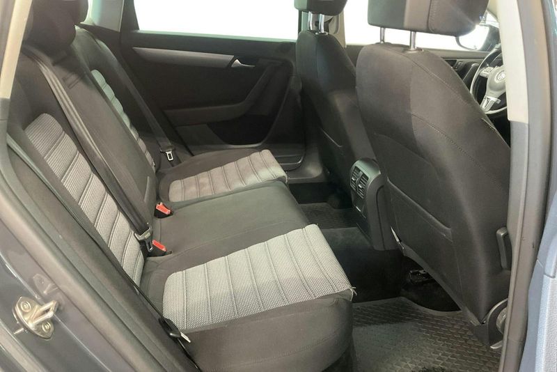 Volkswagen Passat bild 8