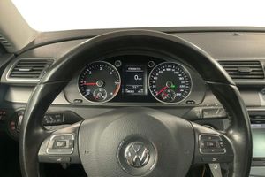 Volkswagen Passat bild 10