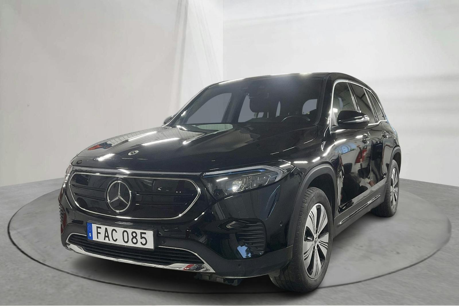 Mercedes EQB250+