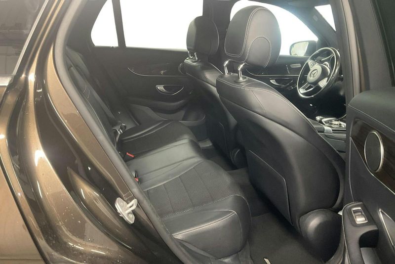 Mercedes GLC220 bild 8