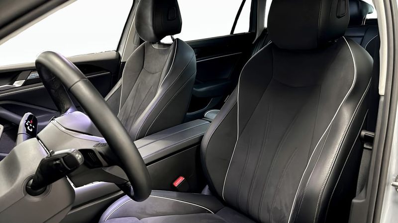 Volkswagen Passat bild 8