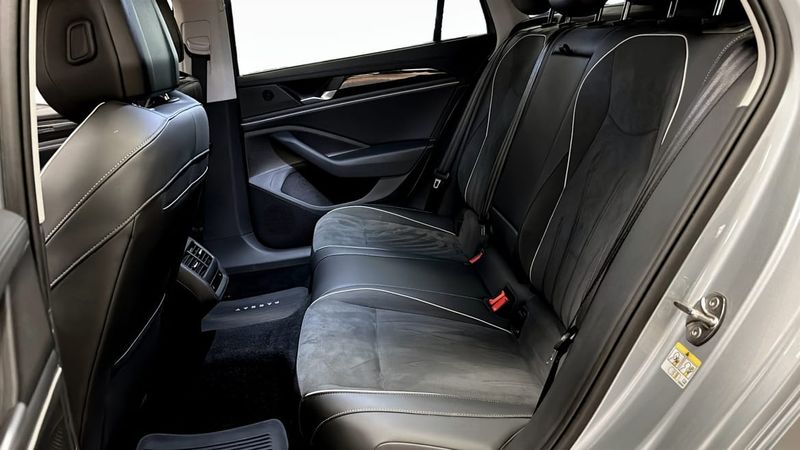 Volkswagen Passat bild 11