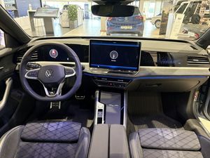 Volkswagen Passat bild 7